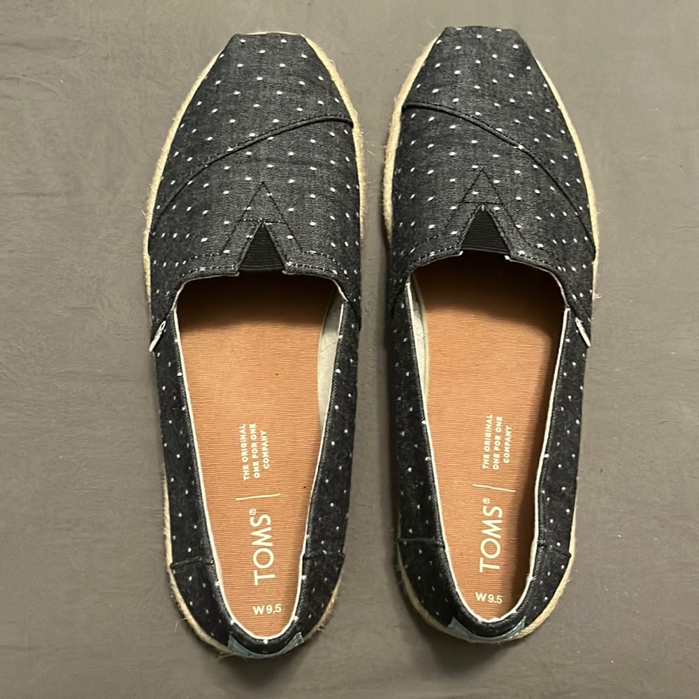Toms flats, navy polka dot, 9.5, new